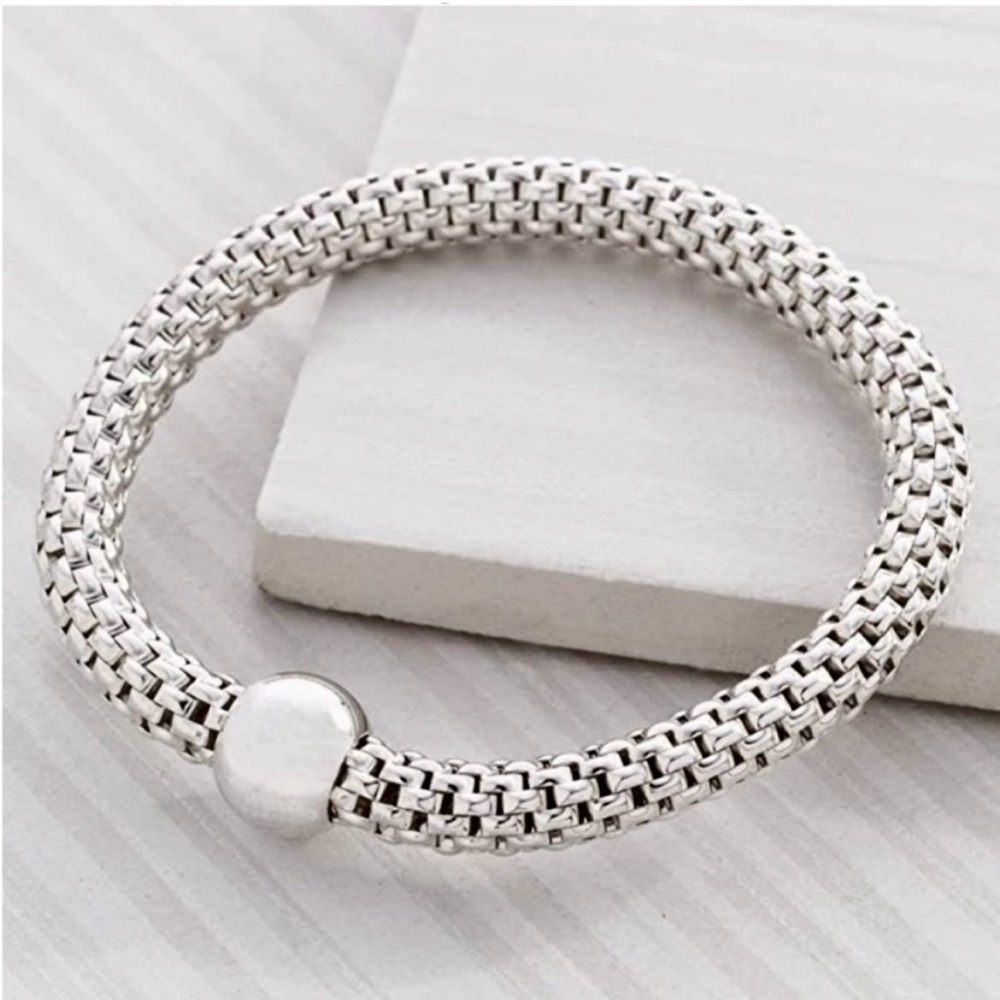 Silpada Vintage Sterling Silver Stunning
Chic Stretch Bracelet